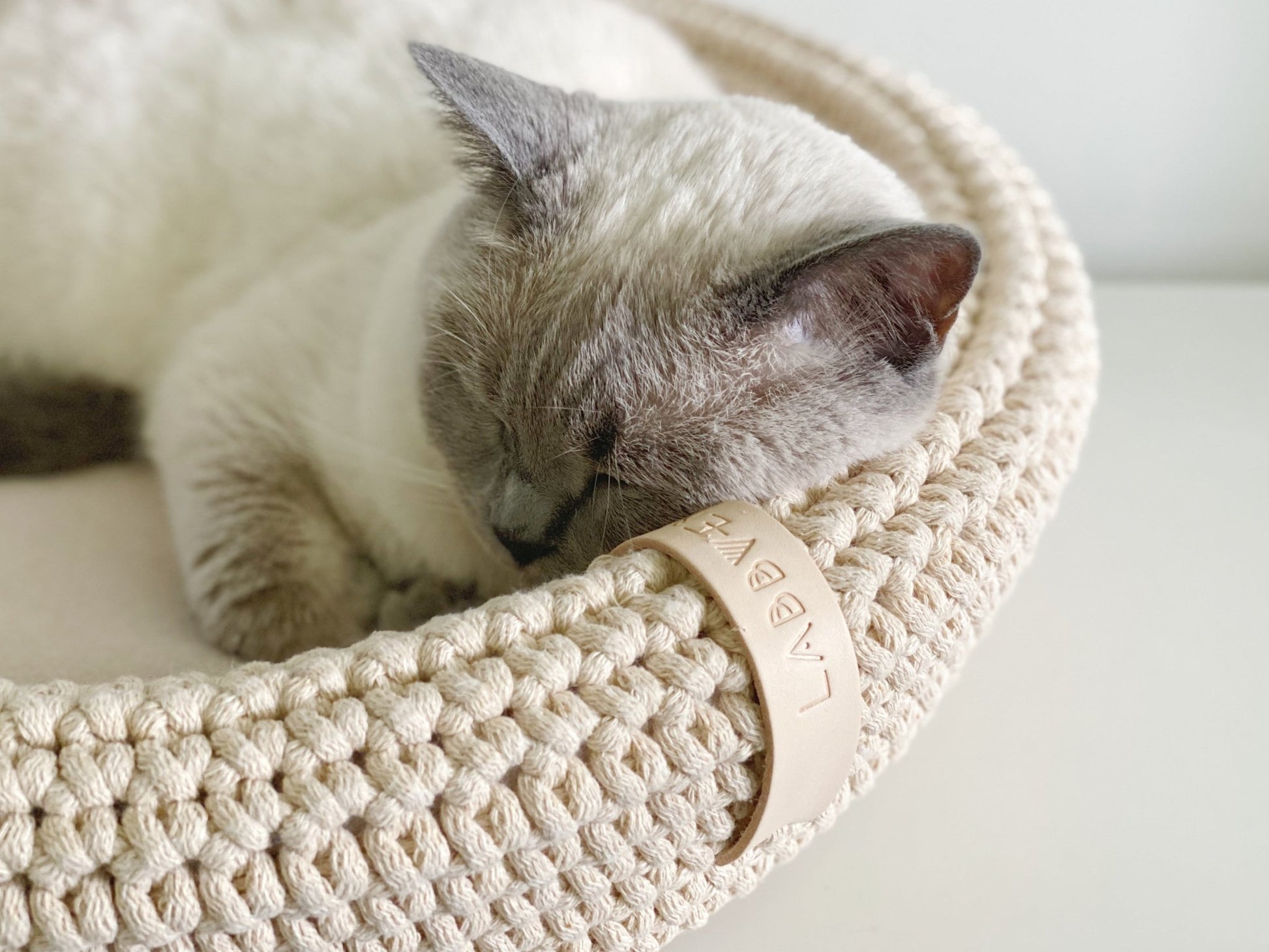 Coco | Panier design pour chat en corde de coton tressée - Jean - Poil - Beige