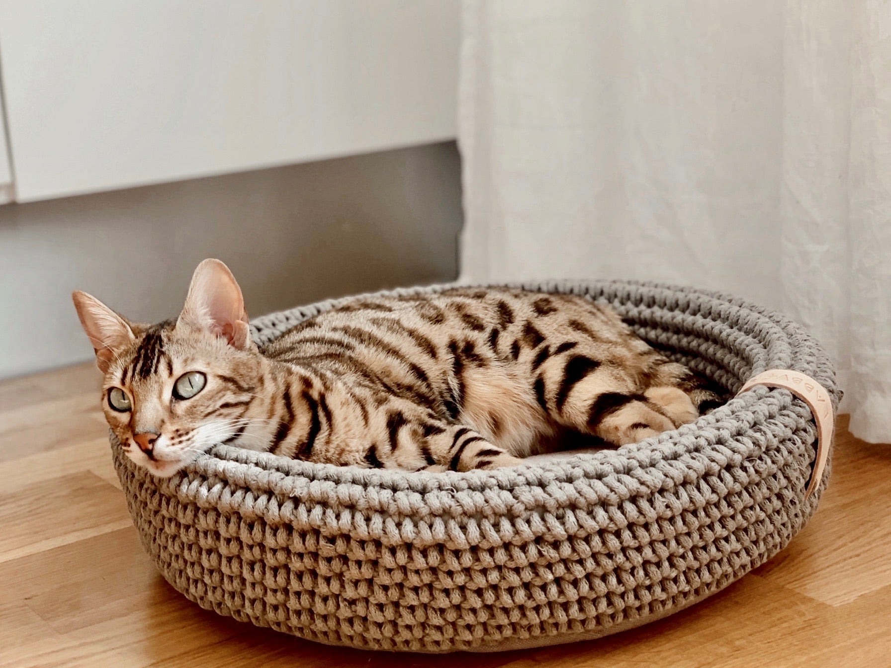 Coco | Panier design pour chat en corde de coton tressée - Jean - Poil - Beige