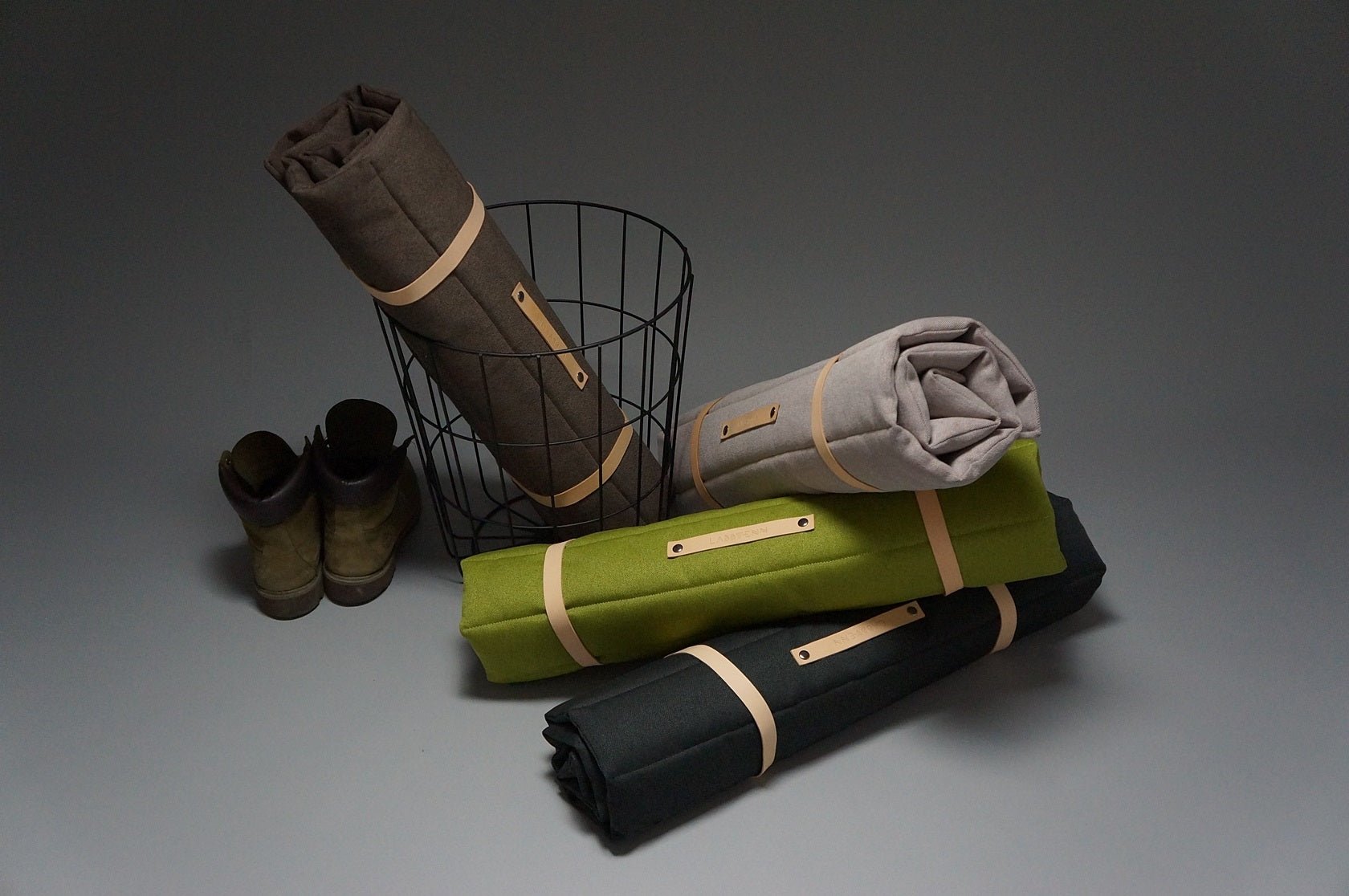 Fosser | Tapis de couchage nomade pour chien, pliable et transportable - Jean - Poil - Greige