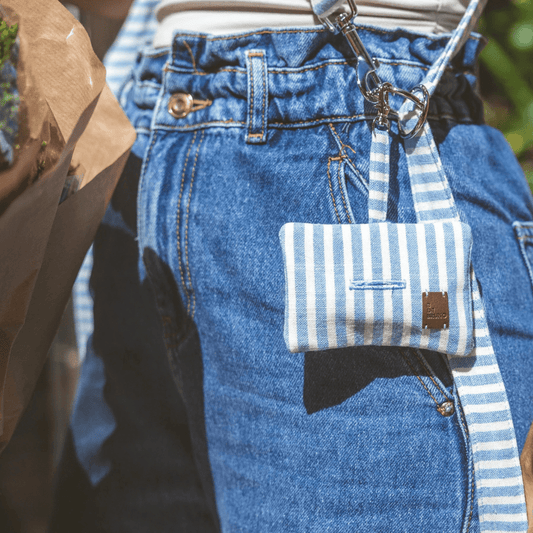 Levante| Distributeur de sacs pour chien à rayures estivales - Jean - Poil - Bleu ciel