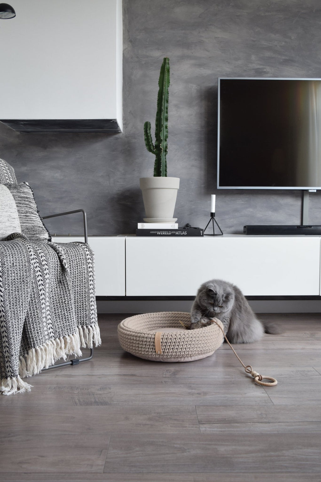 Musse | Jouet design pour chat en cuir et plumes - Jean - Poil - Marron