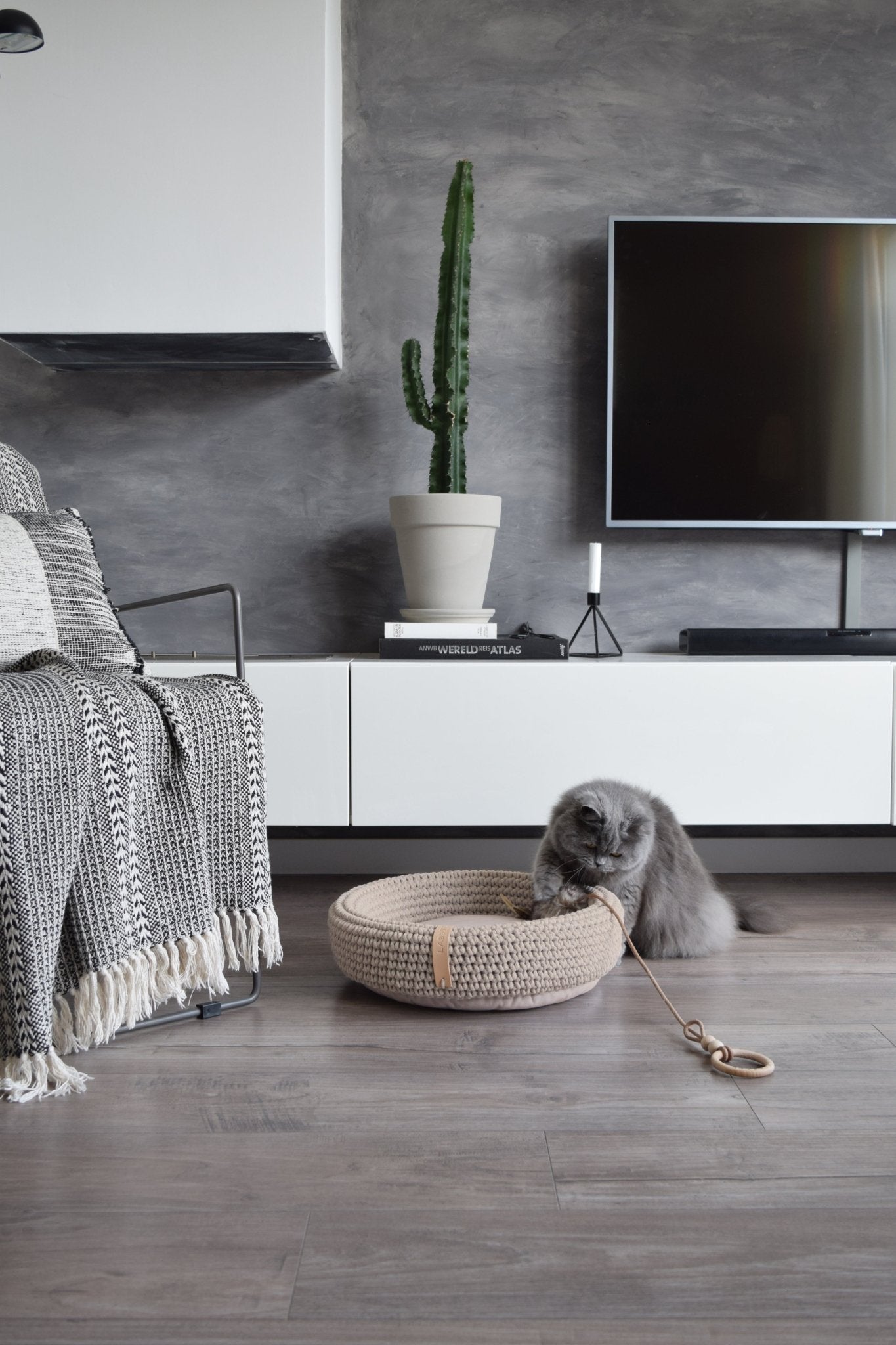 Musse | Jouet design pour chat en cuir et plumes - Jean - Poil - Marron