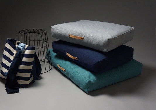 Oslo | Coussin pour chien - style scandinave, housse lavable - Jean - Poil - Bleu marine