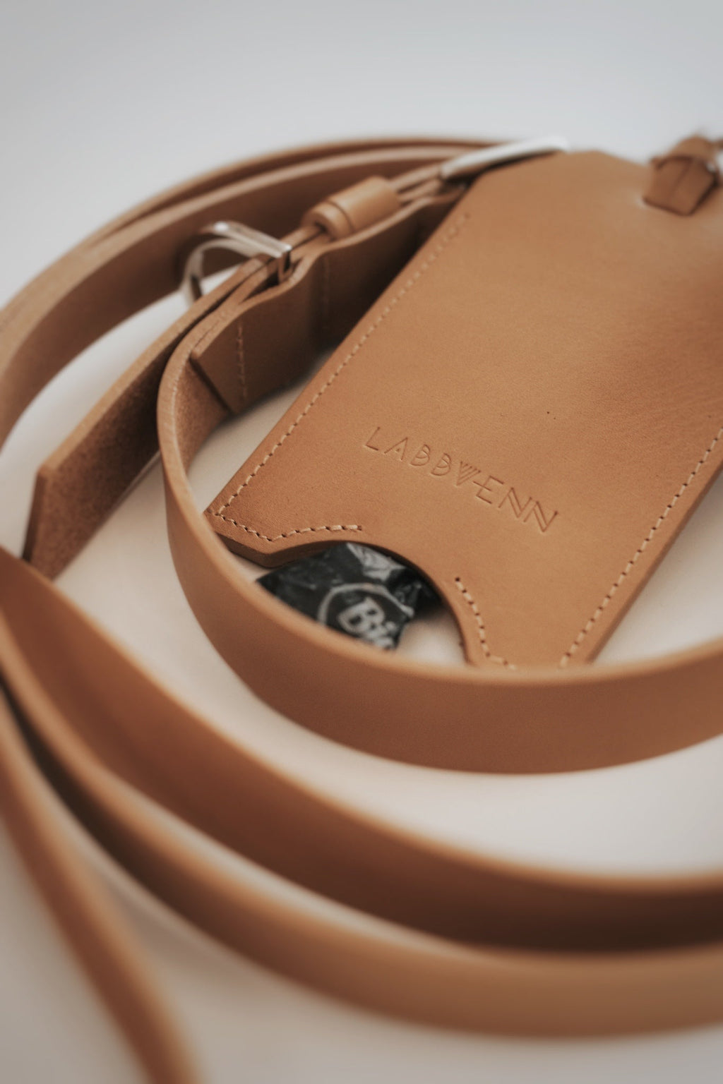 Saku | Porte - sacs Saku en cuir italien Camel - Jean - Poil - 
