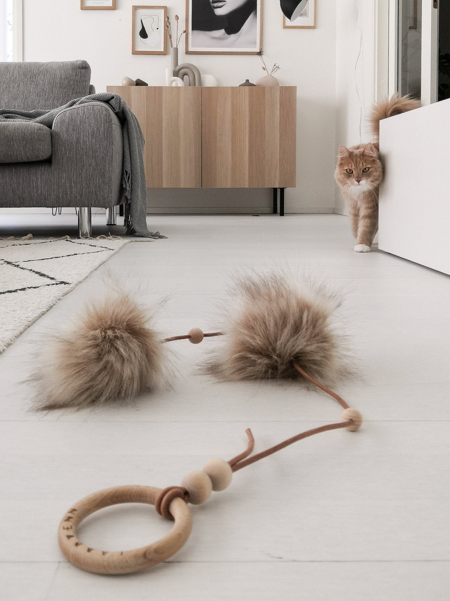 Tollo | Jouet design pour chat en cuir et boules - Jean - Poil - Gris