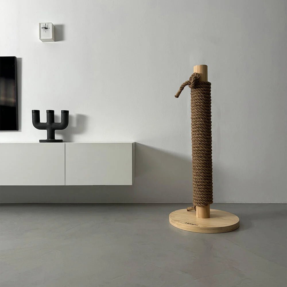 Totem | Griffoir de compétition en bois et sisal pour chat - Jean - Poil - Noir